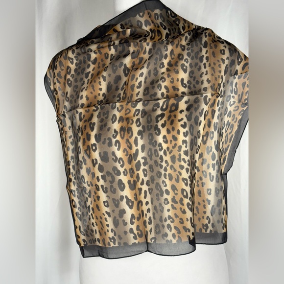 🎄$3 bundled Leopard Print Scarf, 21” x 21” - Picture 5 of 6